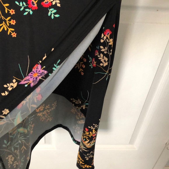 Never worn Flower black dress - Picture 9 of 9